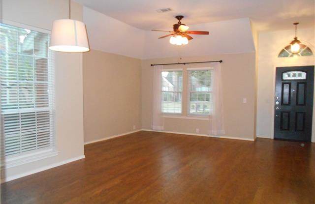 4728 Holly Berry Drive Gallery 4