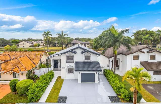 9940 SW 136th Ct photos photos