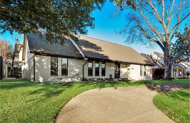 9363 Hunters Creek Drive Gallery 2