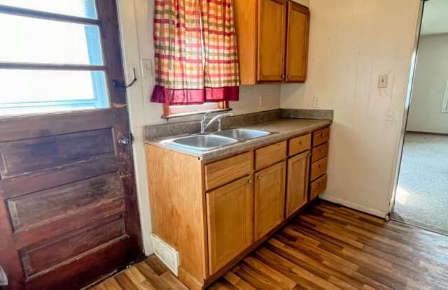104 Sycamore St photos photos