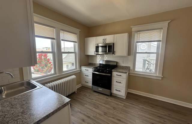 9 N Rosborough Ave Gallery 3