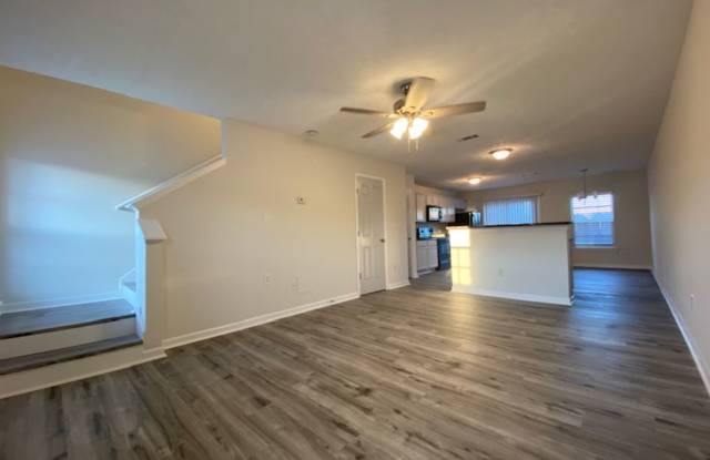 Great 2 Bedroom 2 1/2 Bath Townhouse in Smyrna! Gallery 3