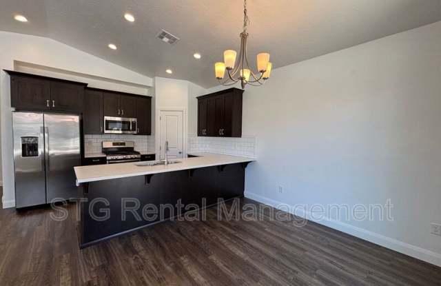 1092 North Alegre Aly - 1092 Alegre Alley, Washington, UT 84780