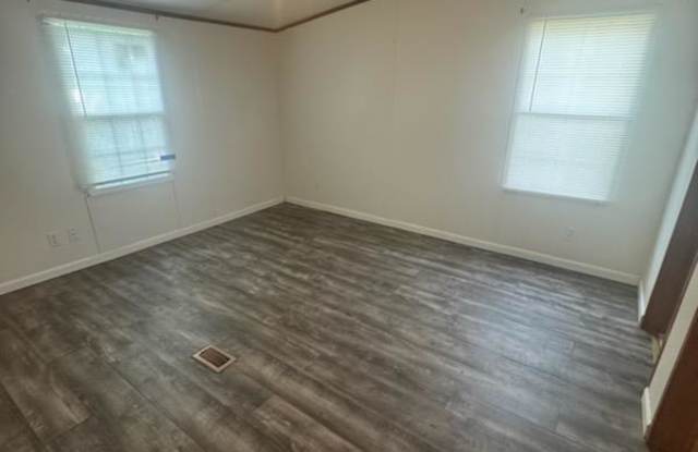 403 South Alligator Lane Gallery 3