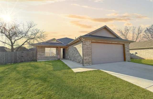 128 Dennis Drive - 128 Dennis Drive, Azle, TX 76020