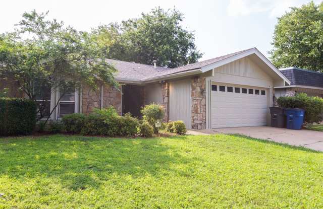 3 Bed | 2 Bath in South Tulsa! Gallery 1