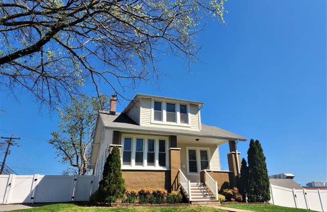 114 Ferndale Rd photos photos