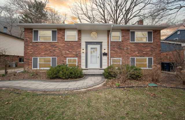 2728 Yost Blvd photos photos