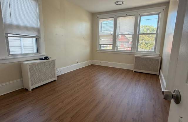 471 HALL Avenue Gallery 4
