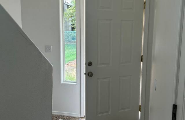 (872) Easy Street House - 3 Bedroom / 2.5 Bathroom Gallery 3