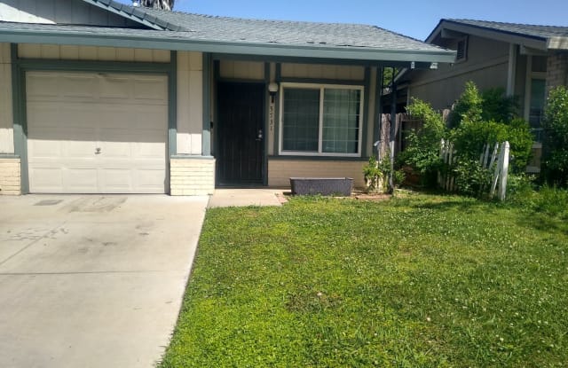 5731 SHADOW CREEK DR - 5731 Shadow Creek Dr, Carmichael, CA 95841