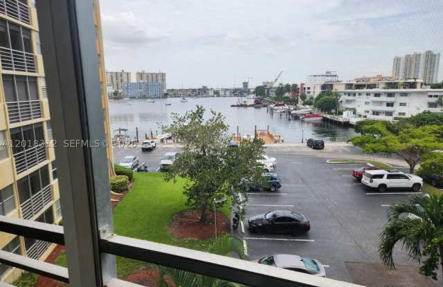 100 Golden Isles Dr Gallery 1