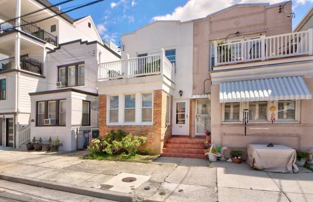 135 N Newport Ave - 135 North Newport Avenue, Ventnor City, NJ 08406
