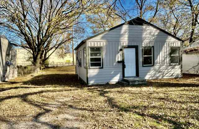 804 N Stockton - 804 North Stockton Avenue, Ada, OK 74820