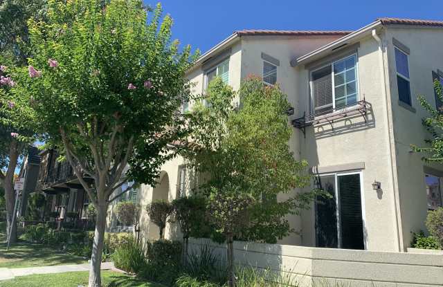 2227 Cedrus Dr Gallery 2