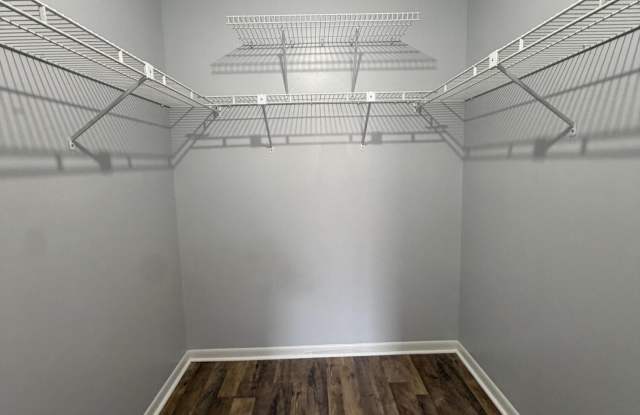 202 SW HOLDEN Terrace Gallery 4
