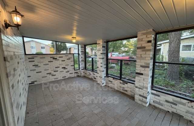 1021 Mineola Dr Gallery 4