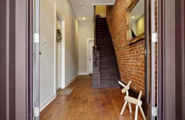 2011 E SUSQUEHANNA Avenue Gallery 4