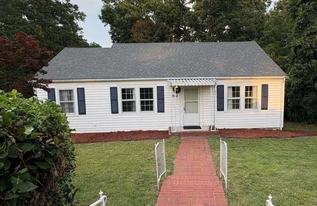 1932 Dogwood Street photos photos