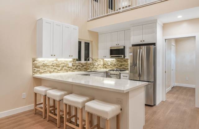 Urban Loft Living in North Hollywood – Brand New 2BR/2BA Gallery 4