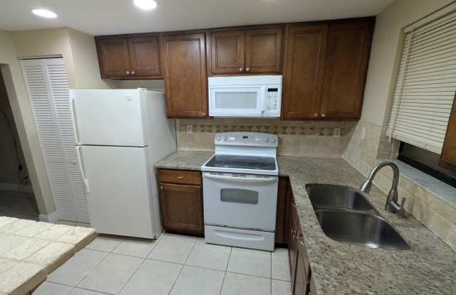 3017 Riverside Drive photos photos
