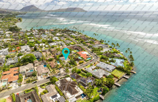 Wailupe Executive Home - 153 Wailupe Circle, East Honolulu, HI 96821