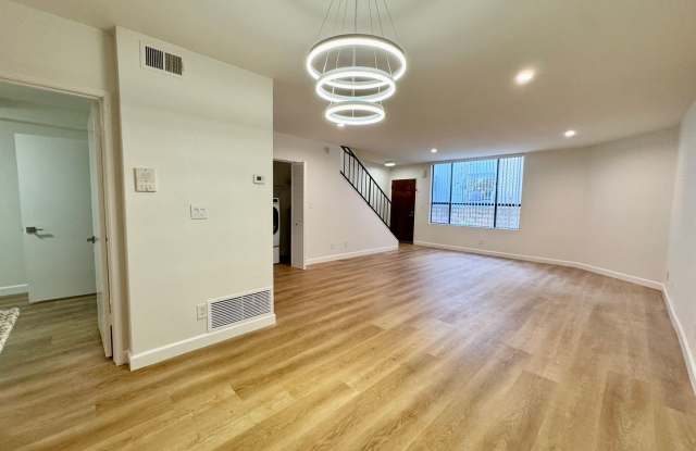 Stylish 2 bed + 2.5 bath + loft townhome nestled in Santa Monica south of Montana photos photos Stylish 2 bed + 2.5 bath + loft townhome nestled in Santa Monica south of Montana photos photos