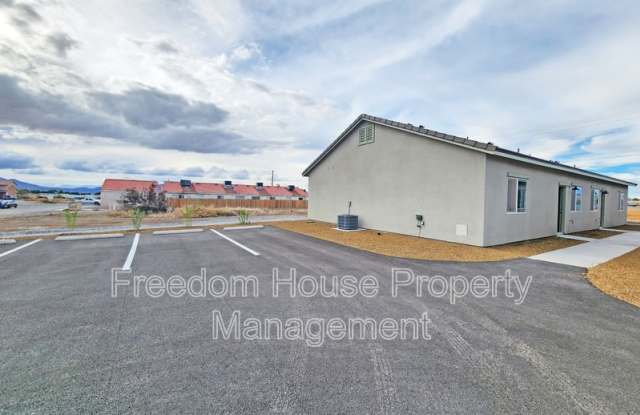 1340 Arrowhead Street - 3 Gallery 3