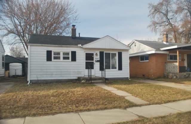 640 E Kalama - 640 Kalama Avenue, Madison Heights, MI 48071 640 E Kalama - 640 Kalama Avenue, Madison Heights, MI 48071