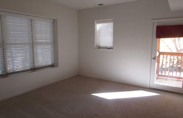 MOVE IN SPECIAL! $500 off the first month full rent! Gallery 4