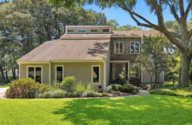 Beautifully maintained 4 bedroom, 2.5 bathroom water view home for rent in Point Elizabeth, in Chesapeake! photos photos