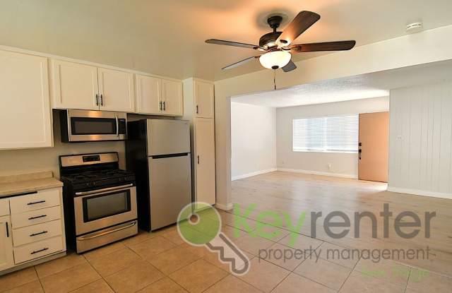 Duplex in Lemon Grove | Minutes from CA-94 FWY Acces photos photos