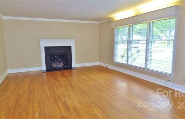 822 Faircrest Drive Gallery 2