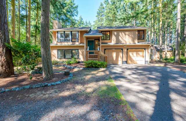 Spacious 4-Bedroom Split-Level Home with Large Backyard photos photos