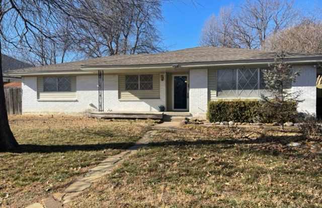 Large 1960's Home Near 21st Sheridan! photos photos Large 1960's Home Near 21st Sheridan! photos photos