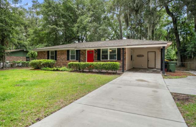 Southside Savannah Gem – 4BR Home in Windsor Forest with Sunroom & Patio Gallery 4