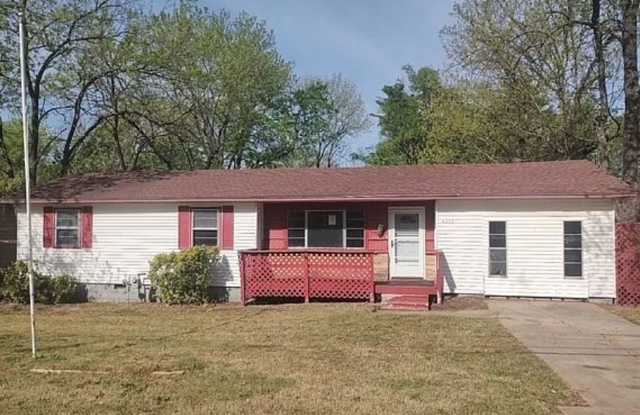 FREE MONTH RENT! Freshly Updated 3 Bedroom House photos photos