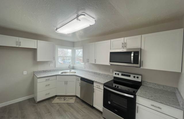 Cozy 2-Bedroom with Modern Updates photos photos