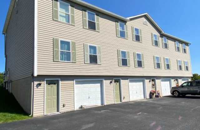 204 Betsinger Rd. Apt 10 Gallery 1