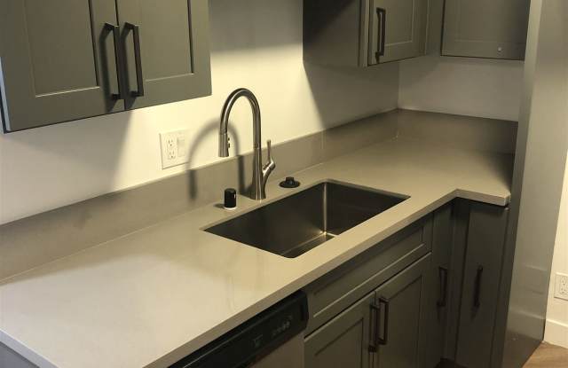 1743 Garfield Pl Apt 106 Gallery 3