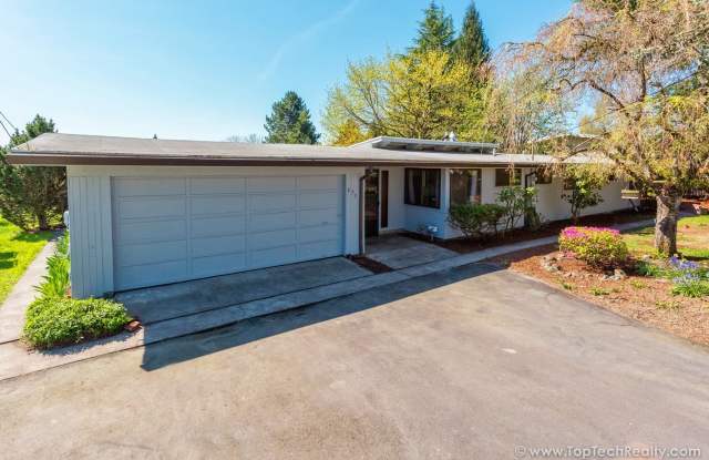 Charming Mid-Century Modern Ranch | 3 Bed | 2 Bath | One-Level Living | Prime Cedar Mill Location | Convenient to Everything | Great Yard photos photos