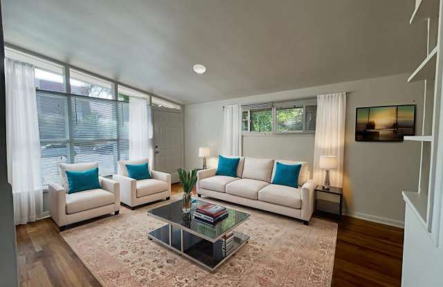 Charming 2 Bedroom, 1 Bathroom Duplex in Aurora photos photos