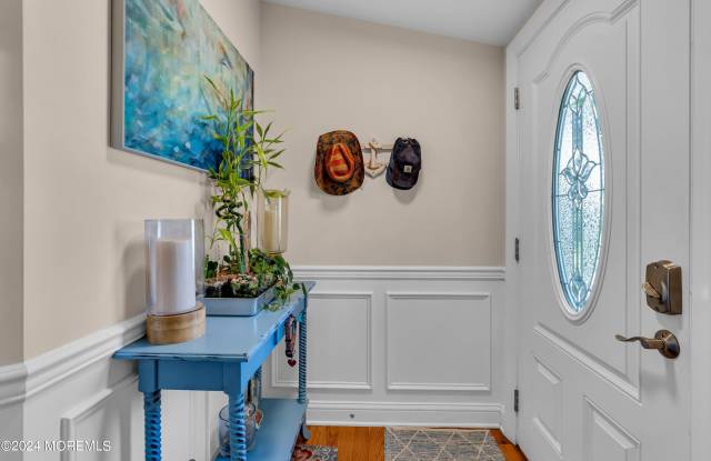 319 12th Avenue Gallery 4