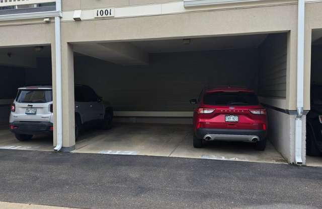Covered parking✔ covered private deck✔ Dakota Ridge 2 Bedroom 2.5 Bath Condo  *$1000 Deposit* Gallery 3