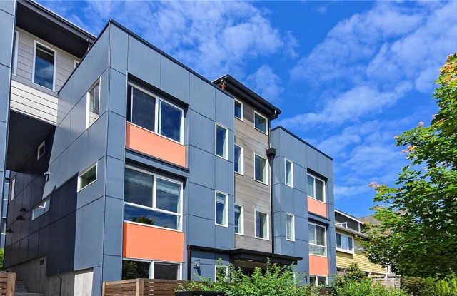 LUXURY WEST SEATTLE TOWNHOME FOR RENT; AVAILABLE SEPTEMBER 2025! photos photos