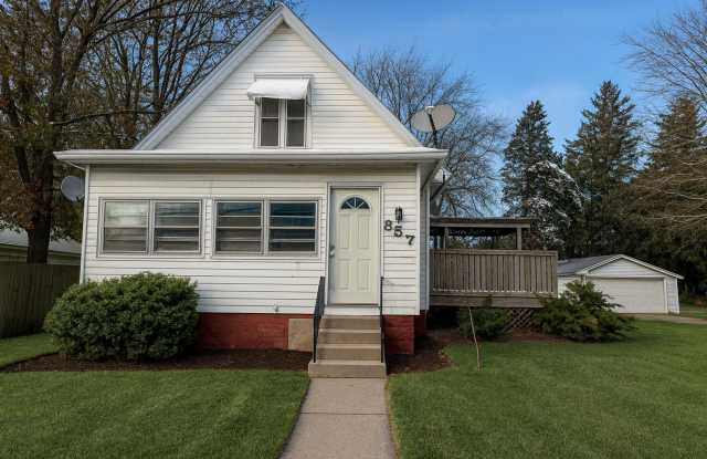 Check this Charming Single-Family Home in Galesburg! photos photos