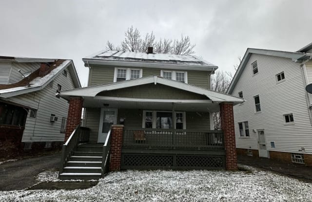13401 S . Parkway Dr. - 13401 South Parkway Drive, Garfield Heights, OH 44105