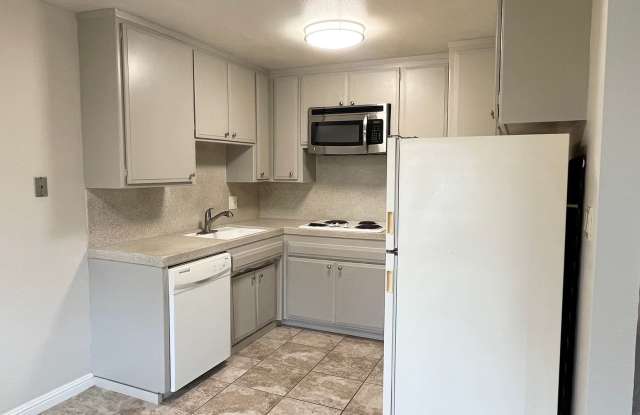 Elegante Apartments ~ Exceptionally Spacious, Unique and a Must See Community! photos photos