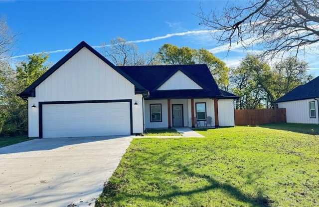 209 S 4th - 209 South 4th Street, Celeste, TX 75423