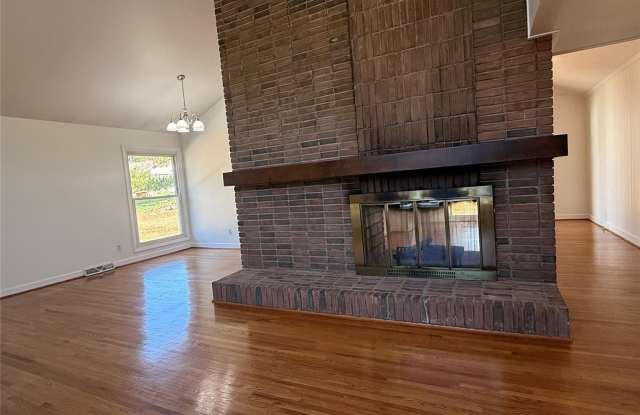 1627 Paddock Circle Gallery 3